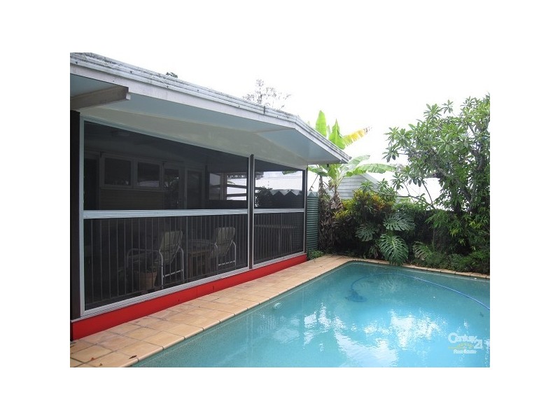 38 Fifth Avenue, St Lucia QLD 4067