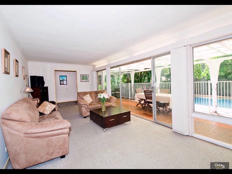 81 Kersley Road, Kenmore QLD 4069