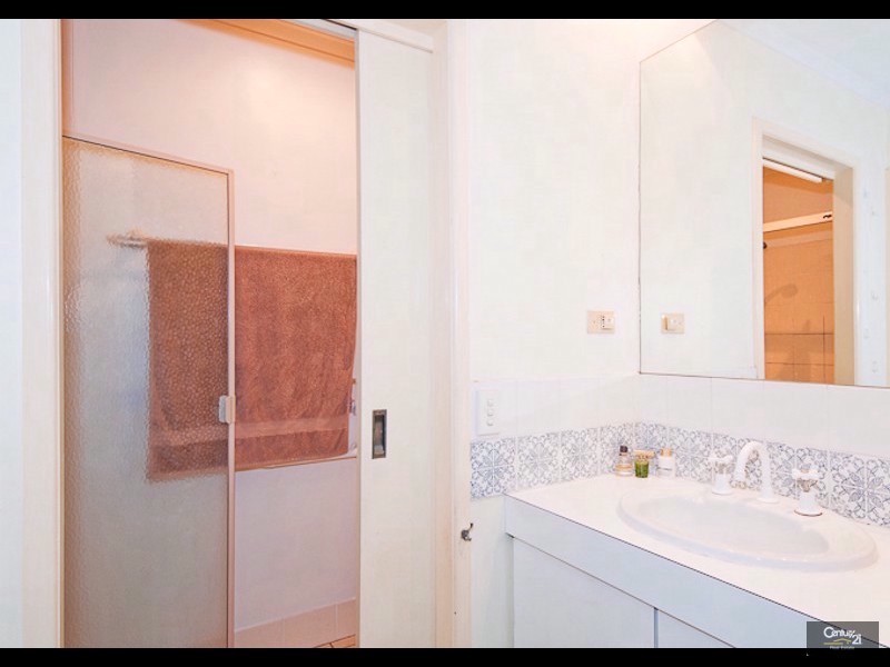 81 Kersley Road, Kenmore QLD 4069