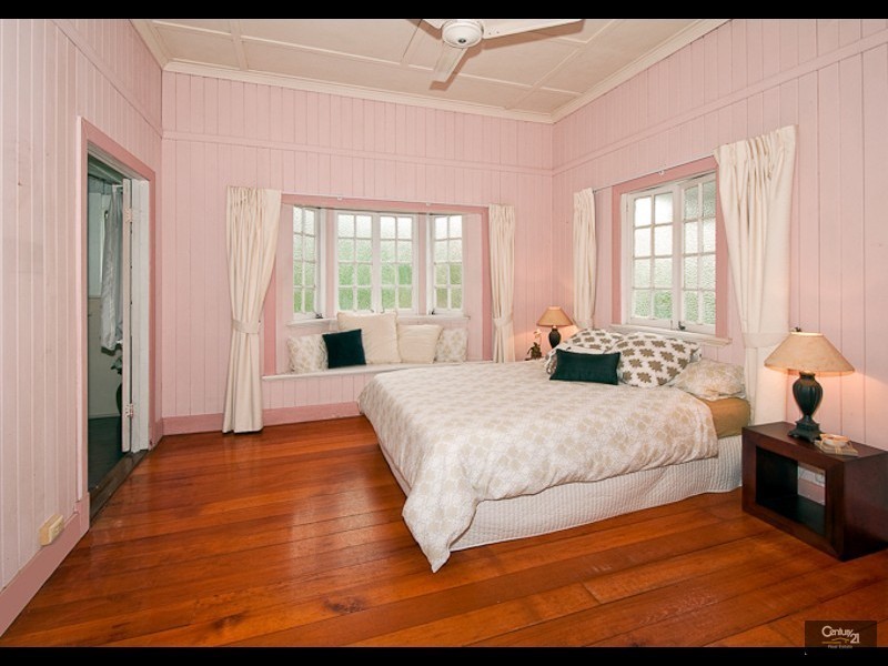 48 Ward Street, Indooroopilly QLD 4068