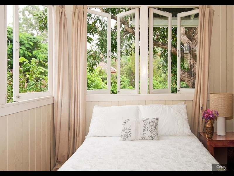 48 Ward Street, Indooroopilly QLD 4068