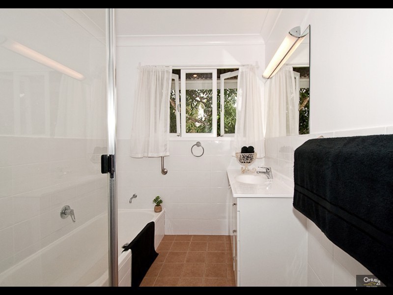 48 Ward Street, Indooroopilly QLD 4068