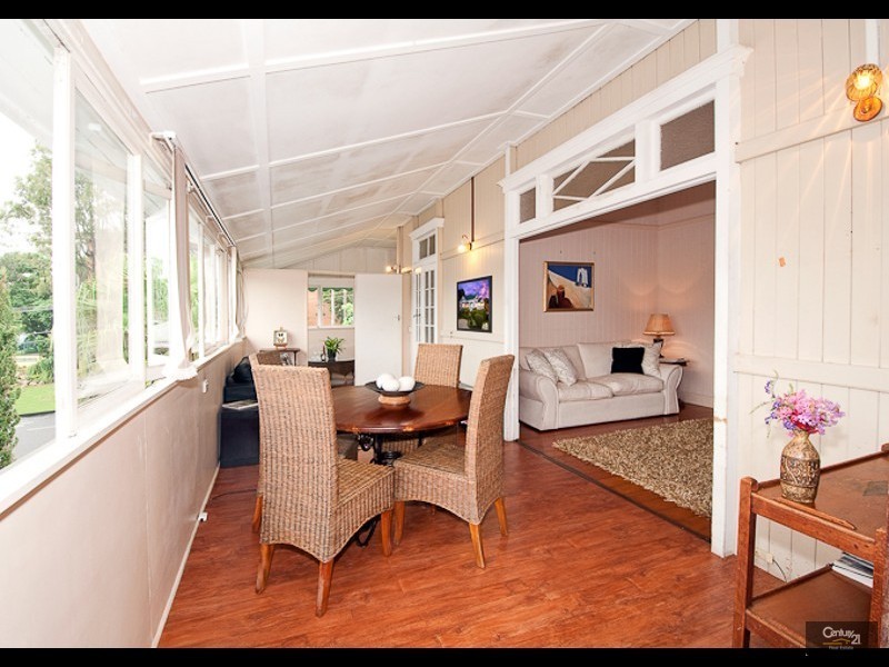 48 Ward Street, Indooroopilly QLD 4068