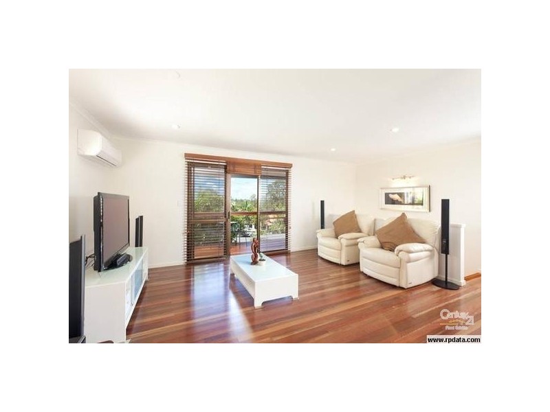 10 Kiandra Street, Chapel Hill QLD 4069