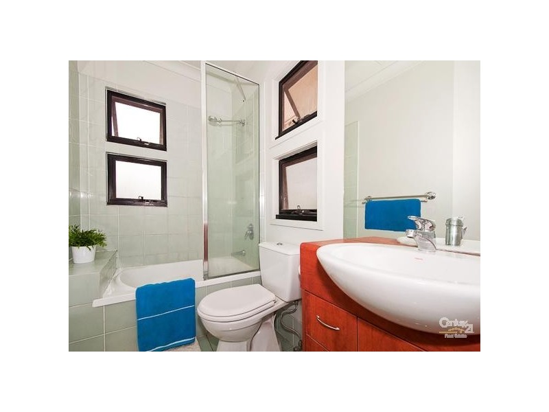 28 Norman Street, Taringa QLD 4068