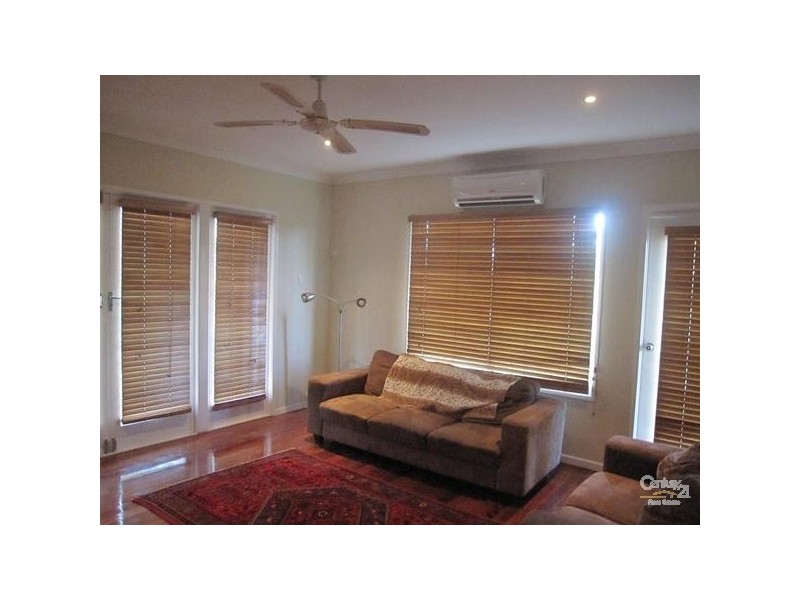 10 Cedarleigh Road, Kenmore QLD 4069