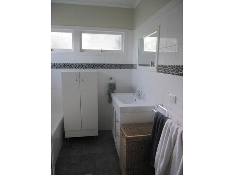 10 Cedarleigh Road, Kenmore QLD 4069