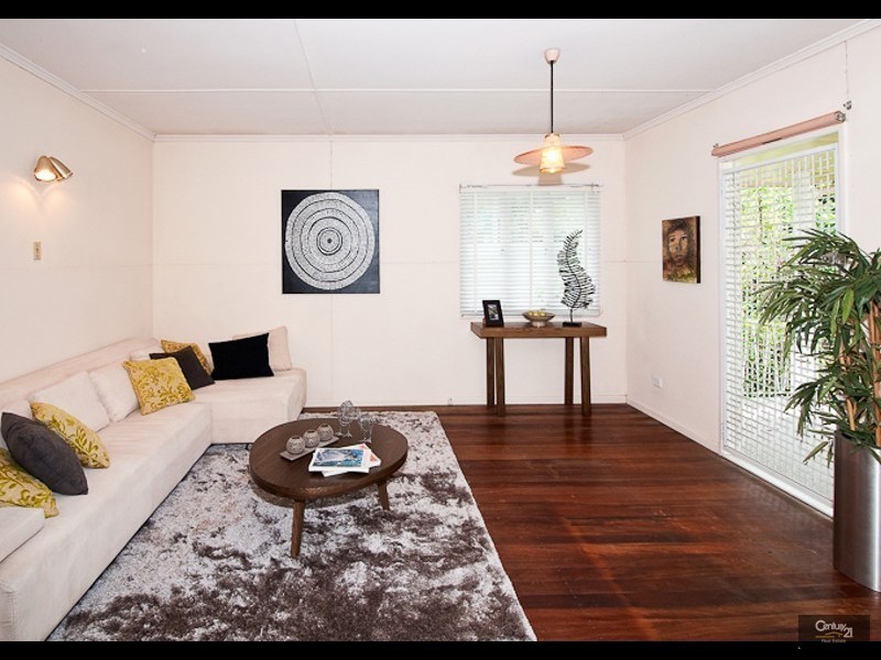 221 Taringa Parade, Taringa QLD 4068