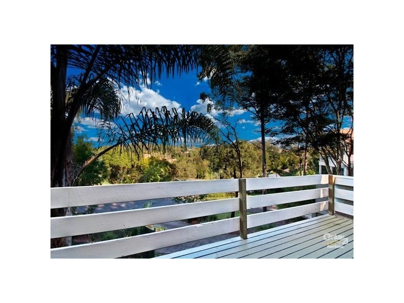 8 Jocelyn Court, Chapel Hill QLD 4069