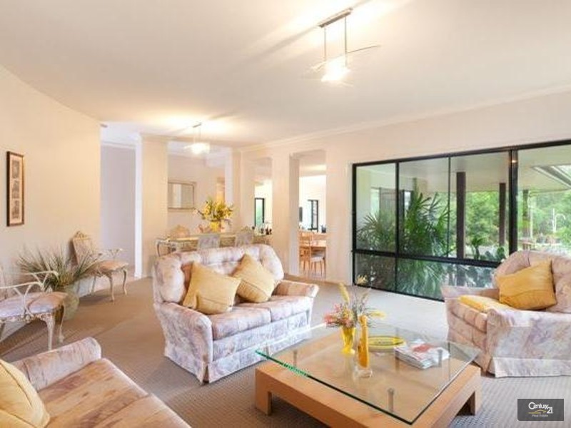 9 Parkwood Place, Anstead QLD 4070