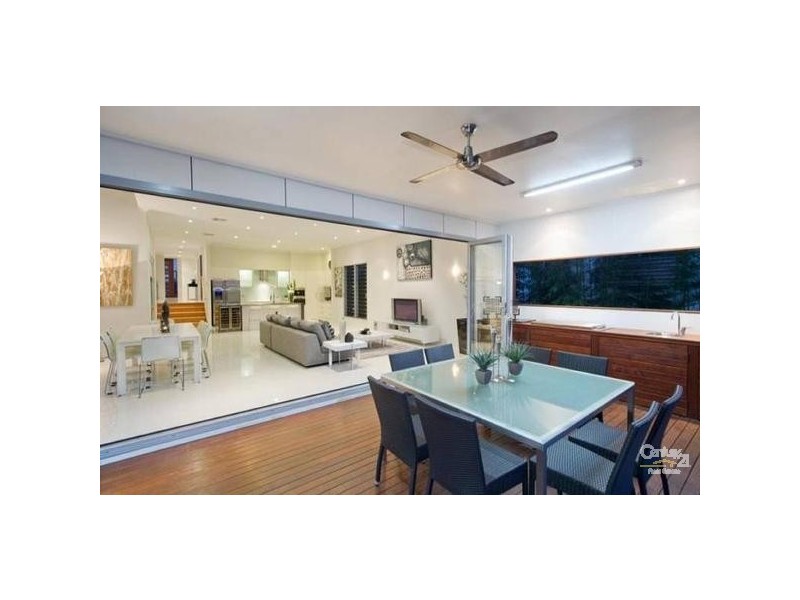 33 Victoria Street, Indooroopilly QLD 4068