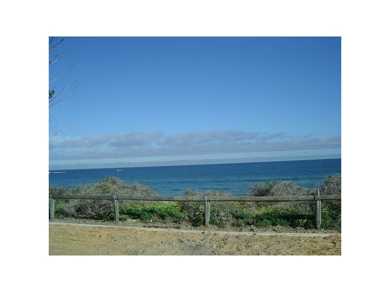 2/13 Martin Place, Christies Beach SA 5165