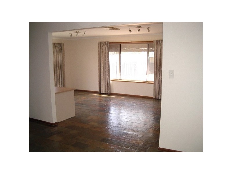 9 Parkgate Court, Onkaparinga Hills SA 5163