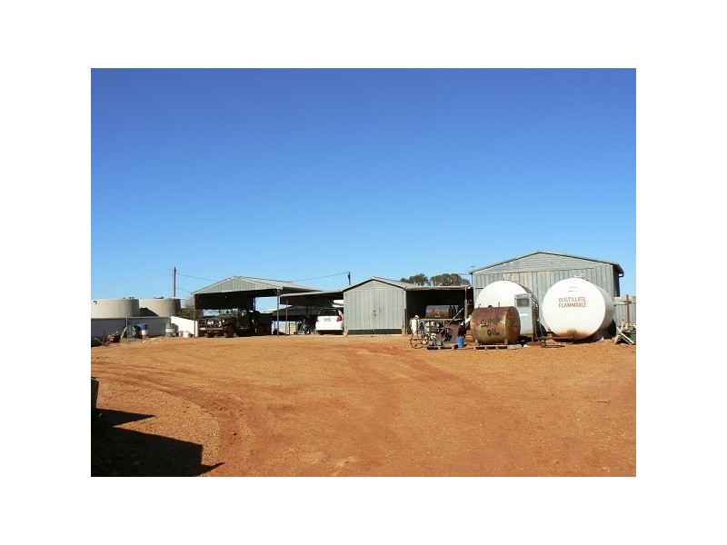 20/21/22 Government Road, Andamooka SA 5722