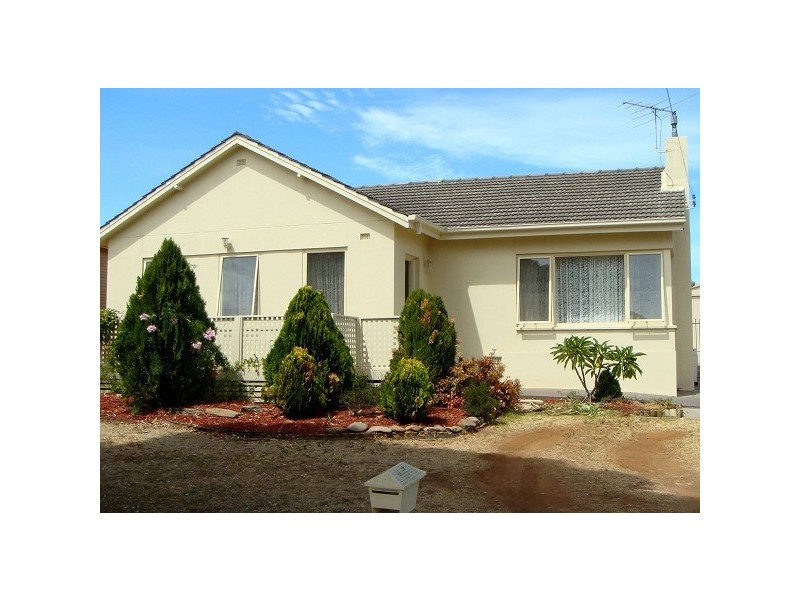 28 Naldera Crescent, Seacliff Park SA 5049