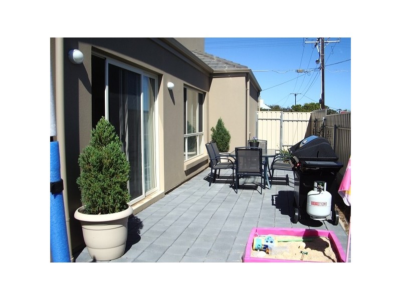 8B Seaview Avenue, Kingston Park SA 5049