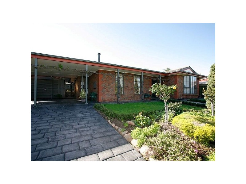 9 Weerab Drive, Hallett Cove SA 5158