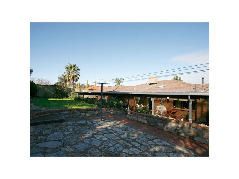 9 Weerab Drive, Hallett Cove SA 5158