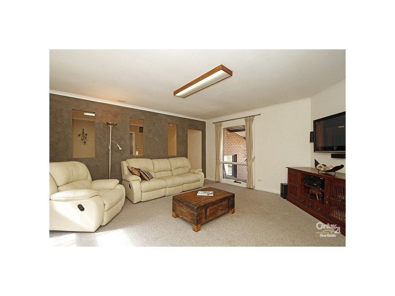 18 Karoona Crescent, Seacombe Heights SA 5047