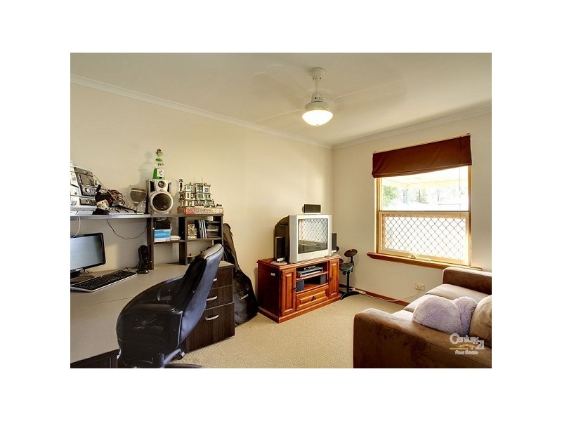 18 Rogers Crescent, Paralowie SA 5108