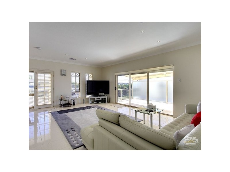 5 Moredun Street, Tennyson SA 5022