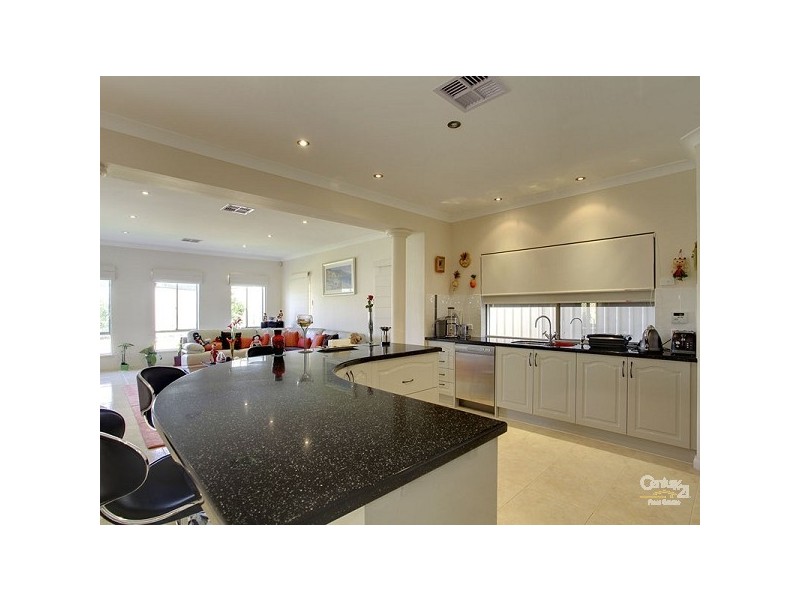 5 Moredun Street, Tennyson SA 5022