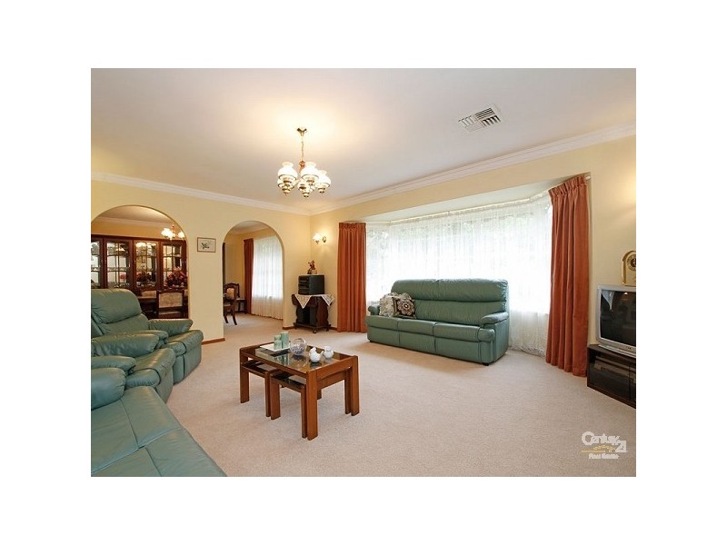 8 Vaucluse Crescent, Bellevue Heights SA 5050