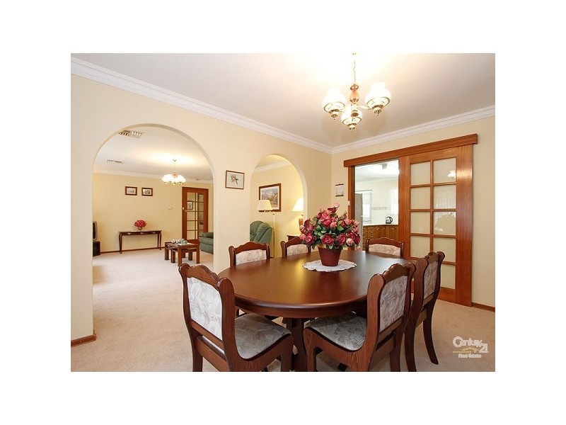 8 Vaucluse Crescent, Bellevue Heights SA 5050