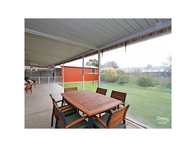 8 Vaucluse Crescent, Bellevue Heights SA 5050