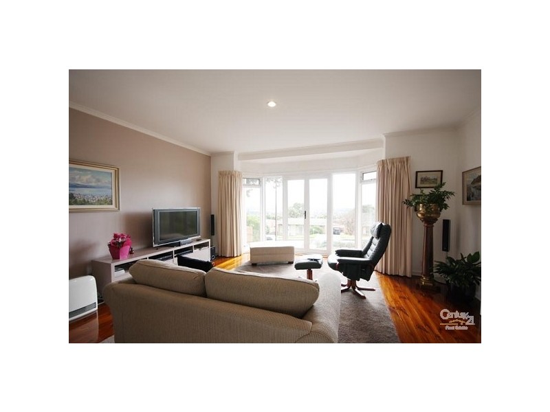 9 Ridgecrest Ave, Darlington SA 5047