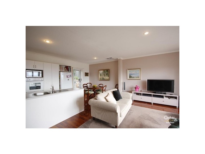 9 Ridgecrest Ave, Darlington SA 5047