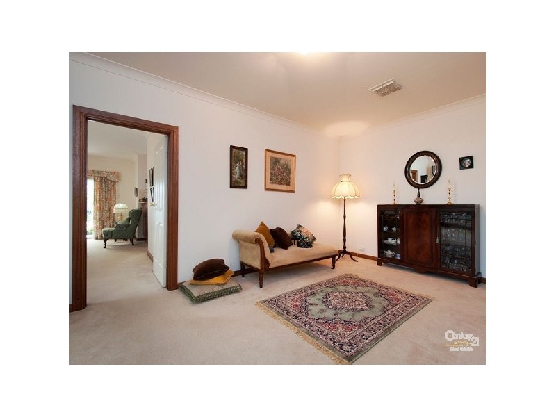 8 Fourth Avenue, St Morris SA 5068