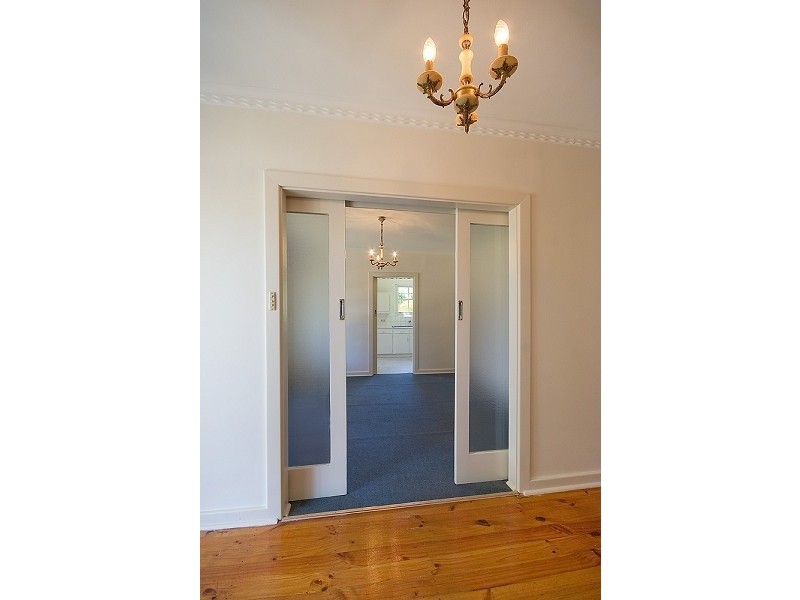 19 Currawong Ave, Glenalta SA 5052