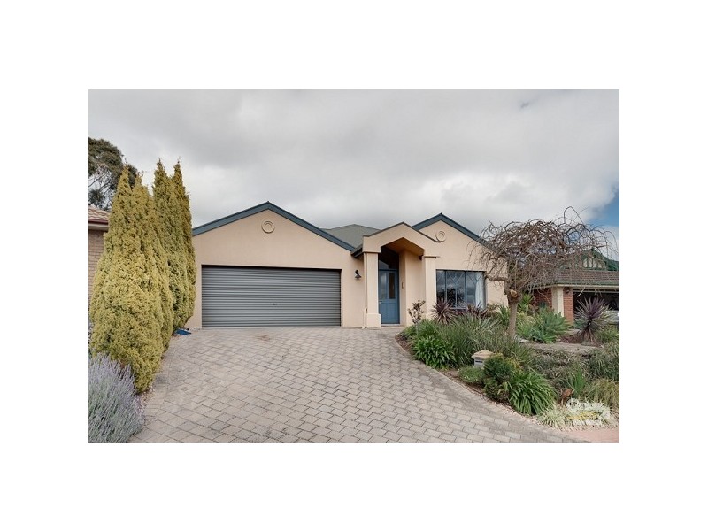 24 Gleneagles Road, Aberfoyle Park SA 5159