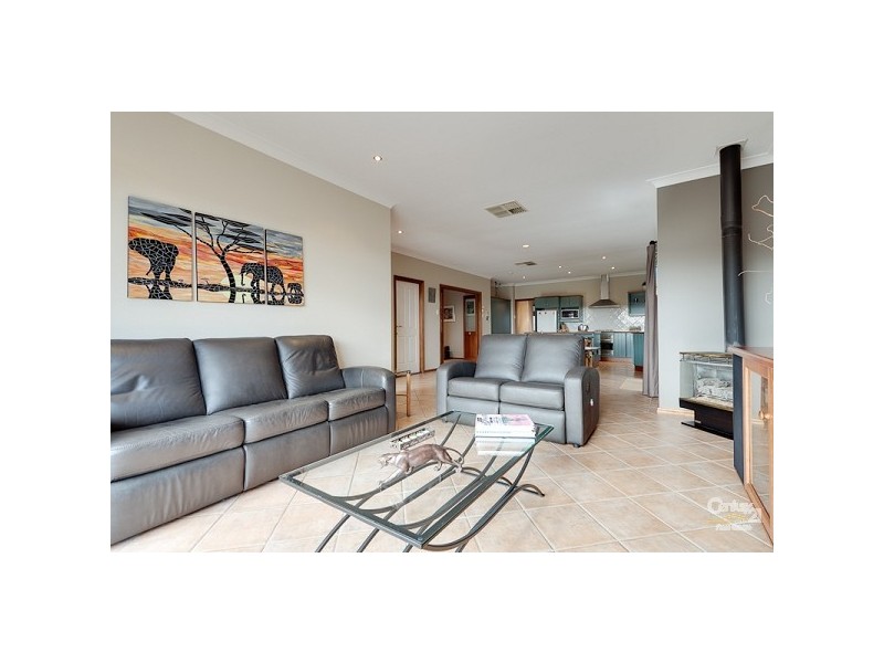 24 Gleneagles Road, Aberfoyle Park SA 5159