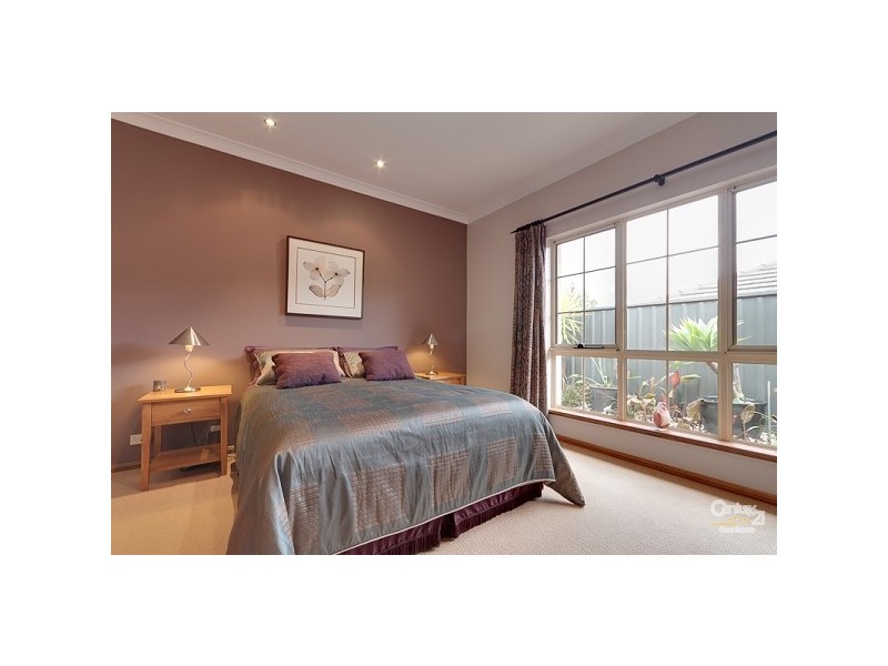 24 Gleneagles Road, Aberfoyle Park SA 5159