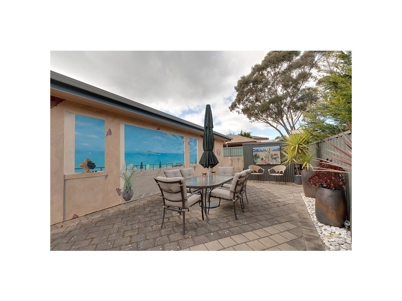 24 Gleneagles Road, Aberfoyle Park SA 5159