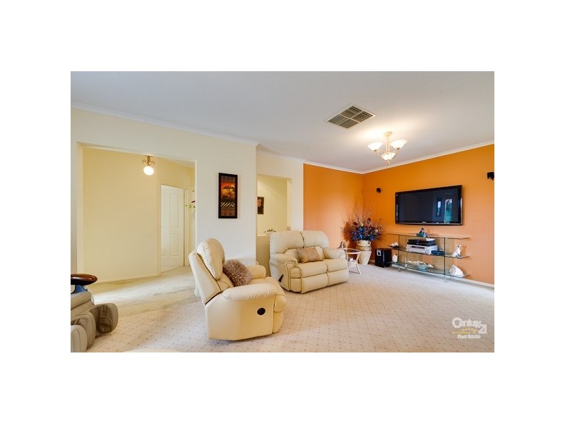 206 Reynell Road, Woodcroft SA 5162