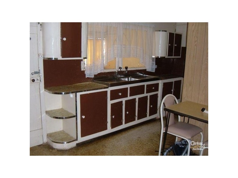 7 Hope Street, Clare SA 5453