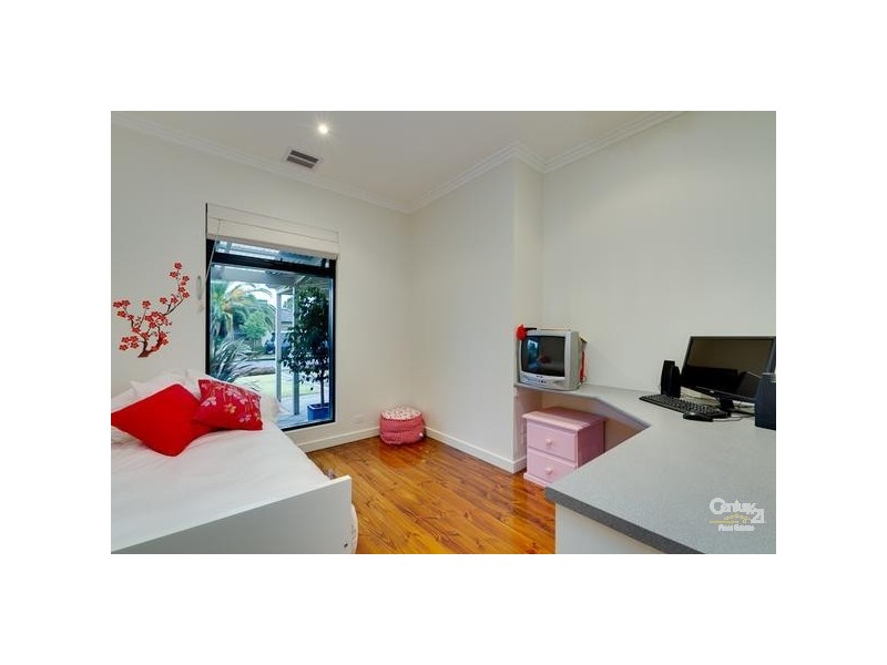 24 McLaughlin Ave, Warradale SA 5046