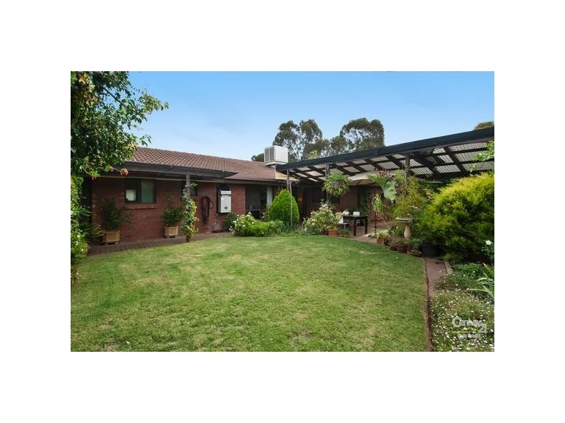 13 Kareda Drive, Campbelltown SA 5074