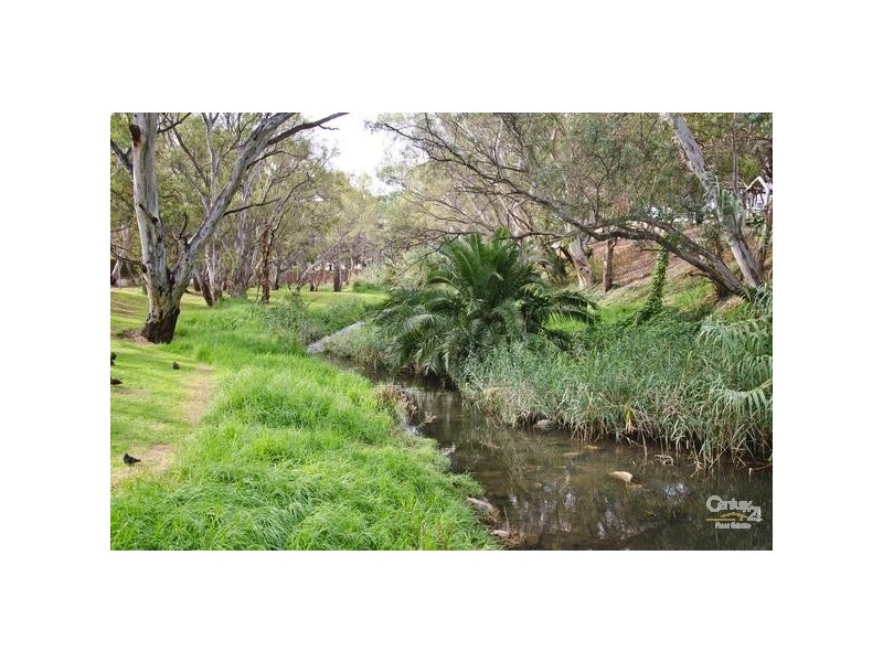 13 Kareda Drive, Campbelltown SA 5074