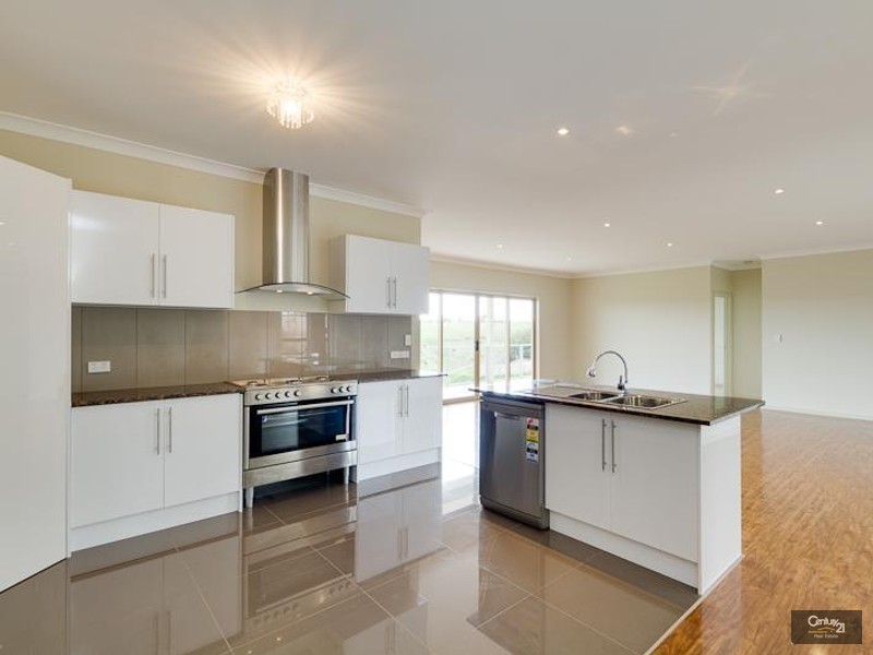 2 Mariner Drive, Sheidow Park SA 5158