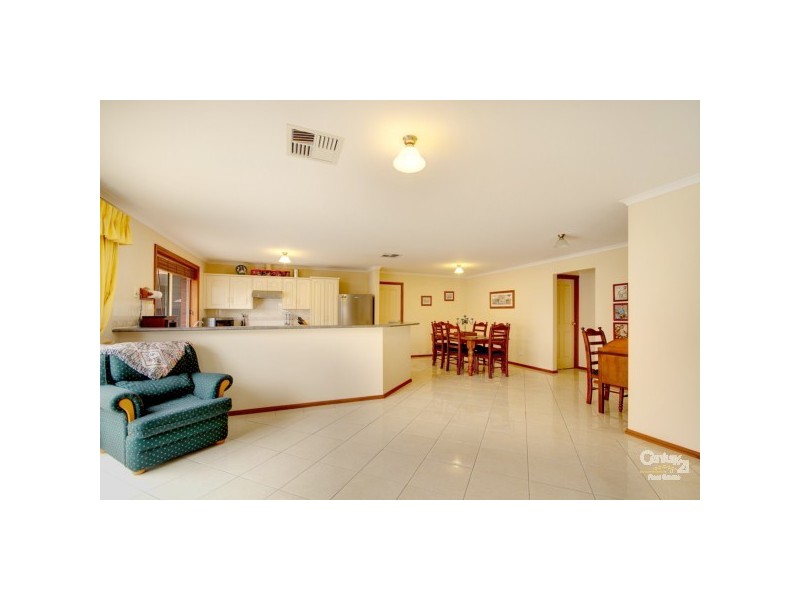 27 Seacombe Road, Sturt SA 5047