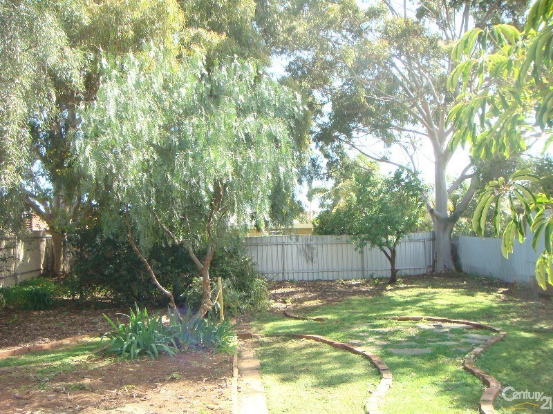 32 Branksome Tce, Dover Gardens SA 5048