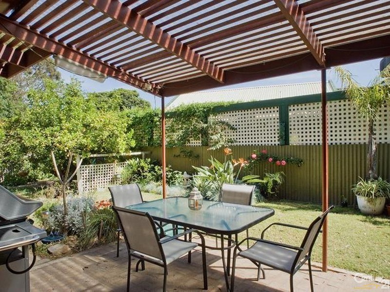 27 Oakmont Crescent, Novar Gardens SA 5040