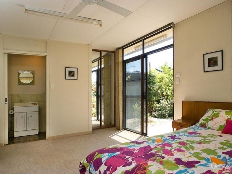 27 Oakmont Crescent, Novar Gardens SA 5040