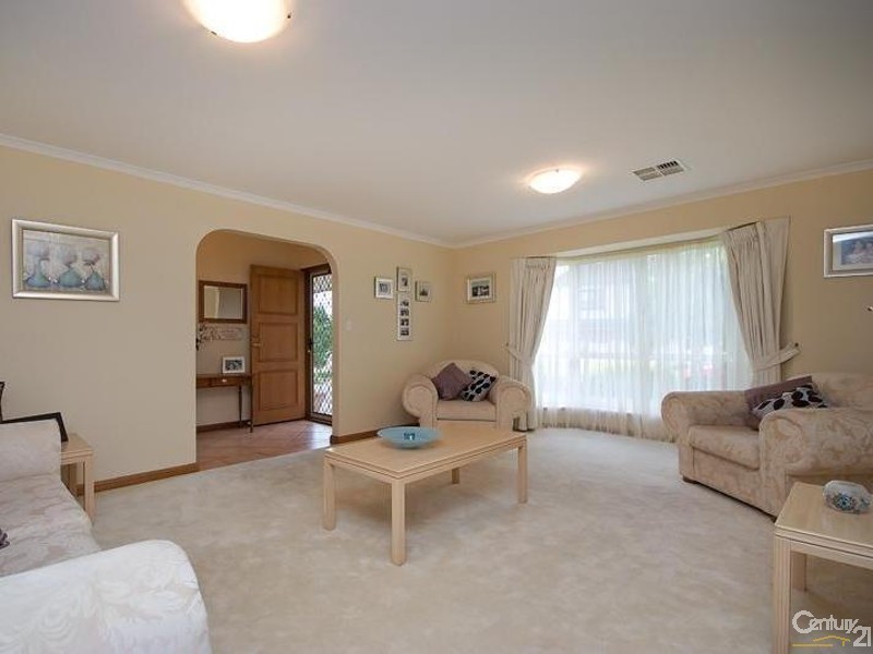 4 Sunset Circuit, Walkley Heights SA 5098