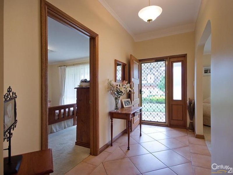 4 Sunset Circuit, Walkley Heights SA 5098