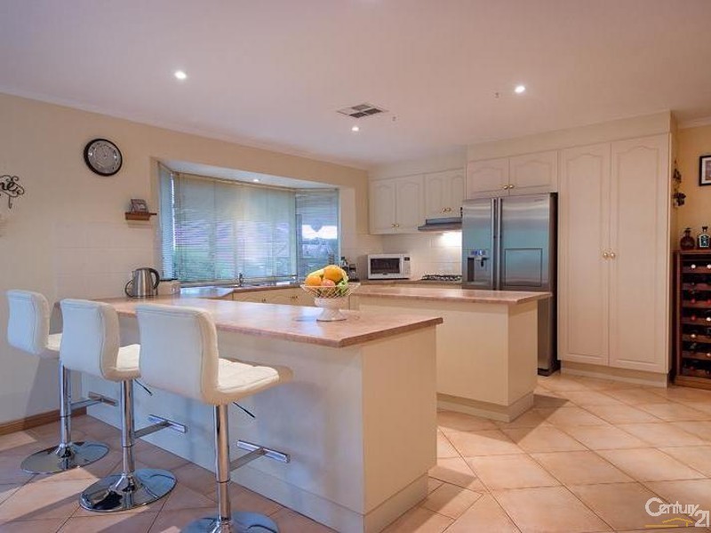 4 Sunset Circuit, Walkley Heights SA 5098
